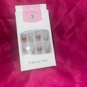 Clouds and sparkles press on nails